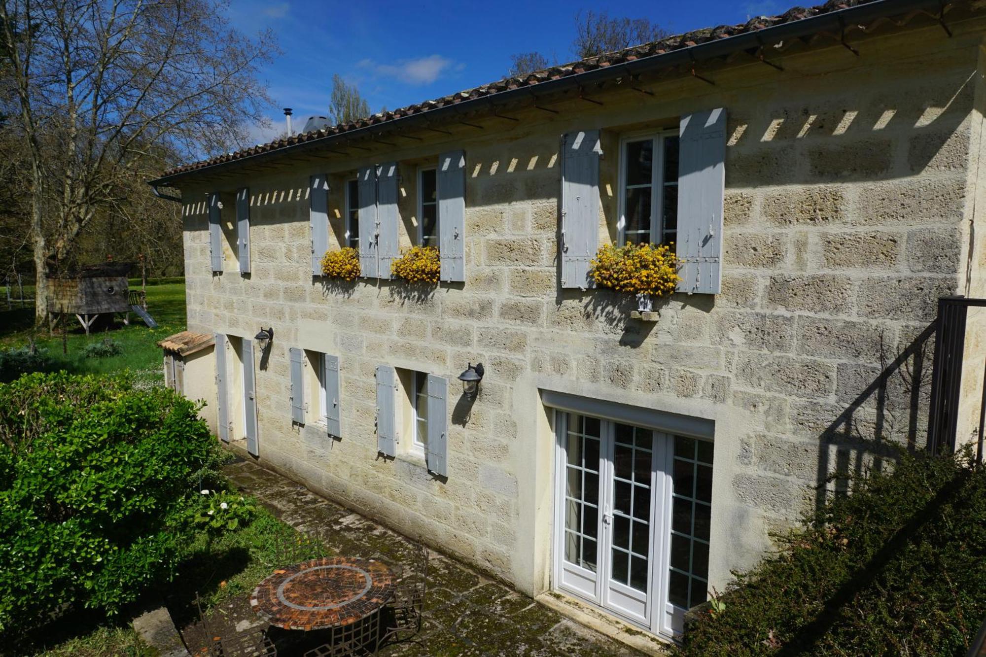 Hotel Moulin Notre Dame Saint-Genès-de-Castillon Exterior foto