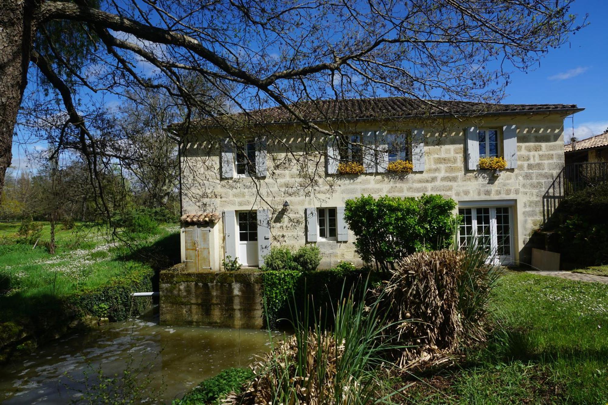 Hotel Moulin Notre Dame Saint-Genès-de-Castillon Exterior foto